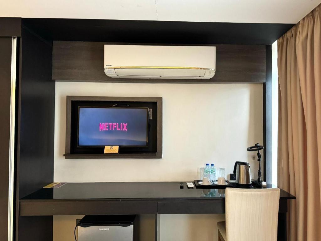 Home Crest Hotel Davao Luaran gambar