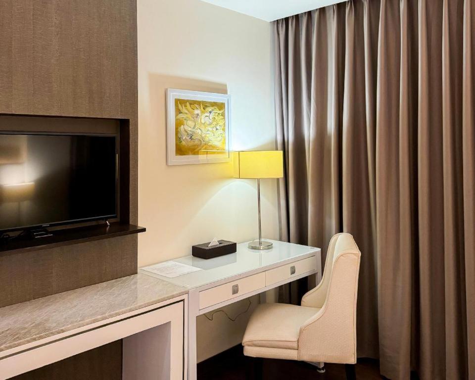 Home Crest Hotel Davao Luaran gambar