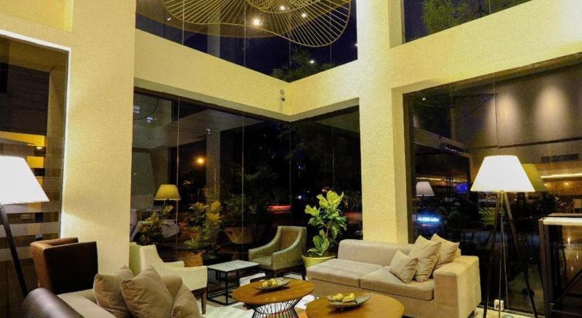 Home Crest Hotel Davao Luaran gambar