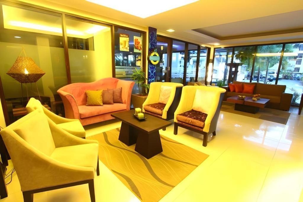 Home Crest Hotel Davao Luaran gambar